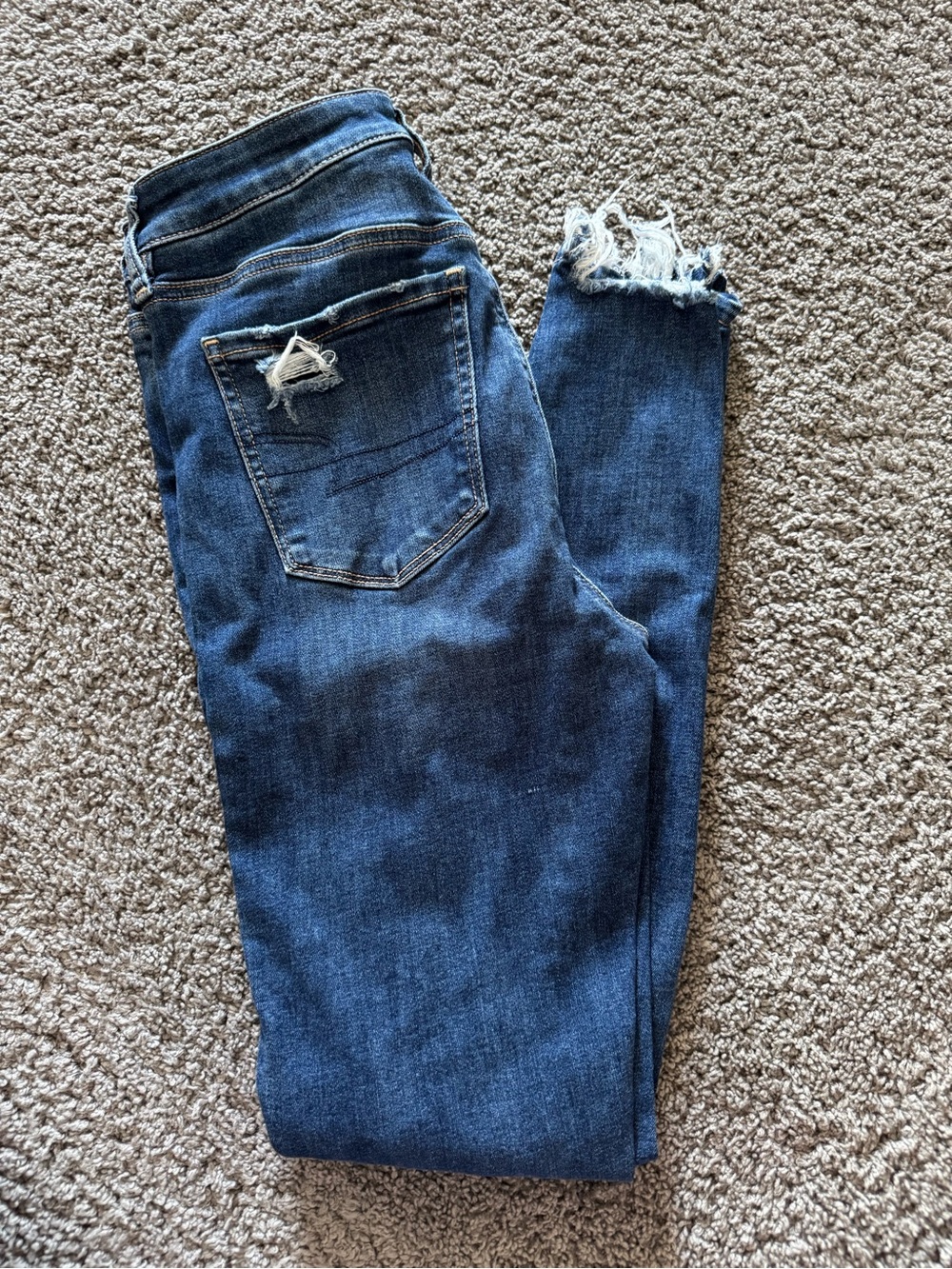 American Eagle Super High Rise Jegging Dark Wash Distressed Jeans Size 4 Short